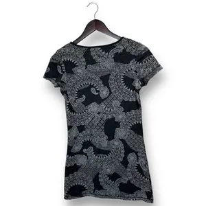 NEW Women's Reversible Grey Paisley Print T-Shirt Size‎ XS Casual Dark Academia thumbnail 3