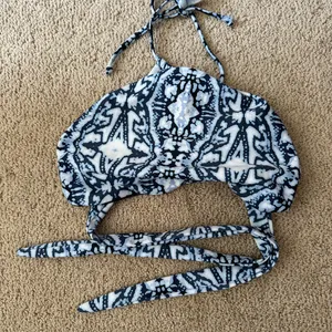NWOT L*Space Lizzie wrap bikini top thumbnail 2