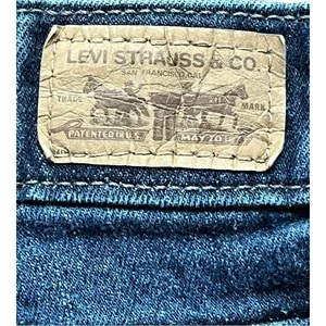 Levi's Mid Rise Skinny Cut Off Denim Shorts Womens 8 Blue‎ Distressed Raw Hem thumbnail 7