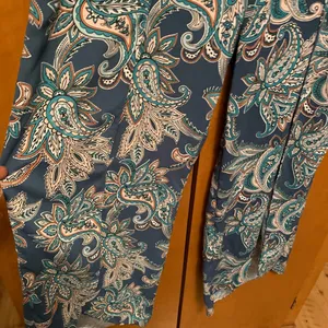 JM Sports Wear Women Paisley Harem style pants Sz M thumbnail 2