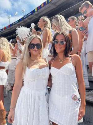 Vestique Lace White Dress thumbnail 3
