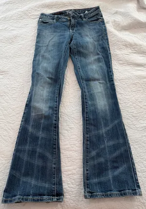 Wrangler Rock 47 low rise bootcut jeans thumbnail 1