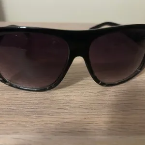 Stylish Black Sunglasses thumbnail 10
