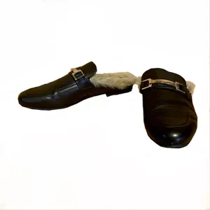 Steve Madden "Khloe” Black Leather With Faux Fur Lining Mule Slides (9) thumbnail 3