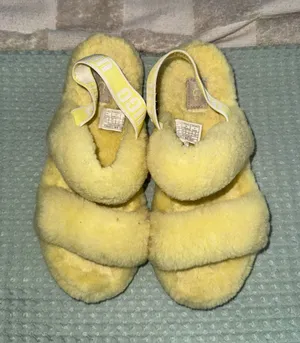 UGG Oh Yeah‎ slides size 9 thumbnail 1