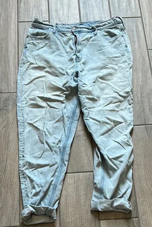 GAP Classic Blue High-Rise Mom Jeans thumbnail 1