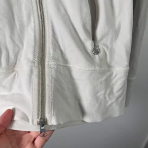 Lululemon Daily Yoga JacketPolar Cream Full Zip Luon Thumbholes‎ Athletic Gym 4 thumbnail 4