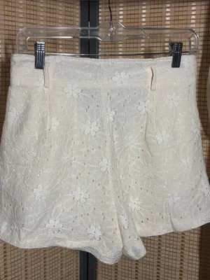 Women's Cream Lace Floral High-Waist Shorts thumbnail 4