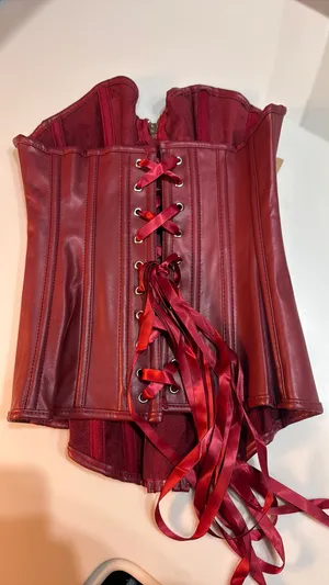 Corset Amazon Top Red Leather thumbnail 4