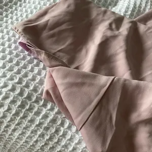 Superdown pink crossover high slit below back backless maxi dress prom gown thumbnail 6