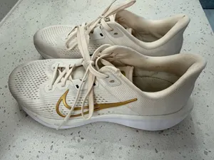 Nike Tennis Shoes thumbnail 4