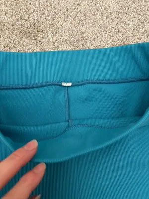Alo Yoga Ribbed High Waist Shorts (S) thumbnail 5