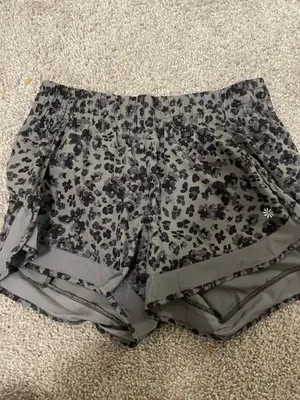 Athleta Mesh Shorts Racer 4" thumbnail 2