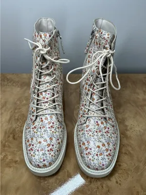 Schutz McKenzie Floral Leather Combat Boots Womens 8B Cream Lace Up Cottagecore thumbnail 3