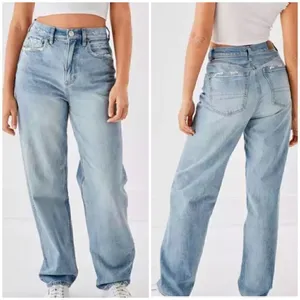American Eagle Vintage Light Wash Distressed Denim Baggy Jeans Size 0 thumbnail 8