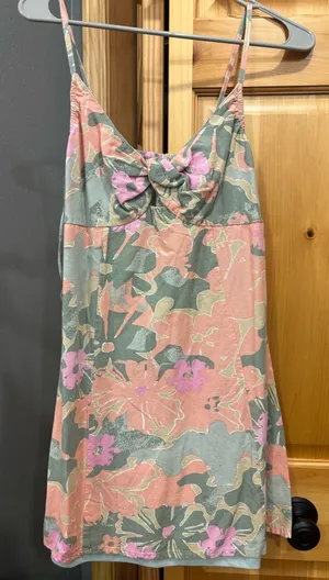 Summer Dress Green Size M thumbnail 1