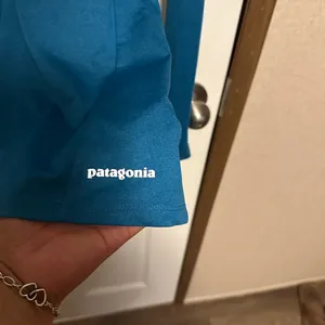 Patagonia Women's Blue Long Sleeve Top thumbnail 2