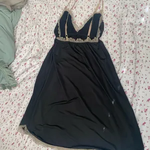 vera wang slip thumbnail 6