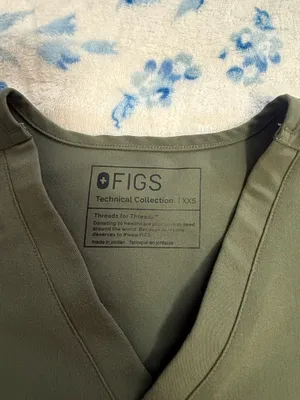 FIGS Jogger Set Scrubs thumbnail 7
