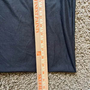 Beyond Yoga Infinity Scarf NWT black/dark‎ gray thumbnail 4