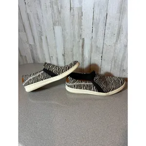 Bare Traps Womens Zebra‎ Slip on Size 9.5 thumbnail 4