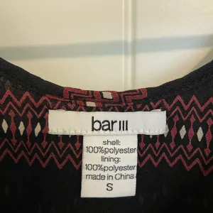 EUC | Bar III women’s dark color patterned cinched waist dress —‎ small thumbnail 4