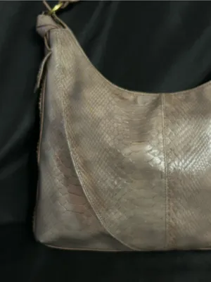 Liz Claiborne Women’s Taupe Textured Hobo Shoulder Bag Purse thumbnail 6