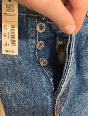 Madewell Long Denim Shorts in Pedersen Wash thumbnail 4