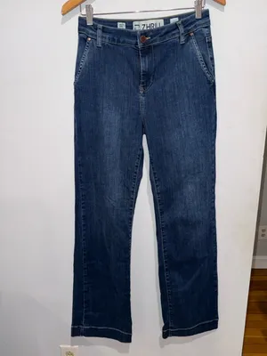Women's Straight Leg Jeans in Dark Blue thumbnail 11