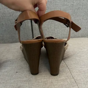 Gold & brown wedge heels! Size 6 thumbnail 3