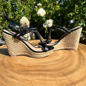 DOLCE VITA Wedge Sandals in Black Leather and Gold Hardware Size 6 thumbnail 5