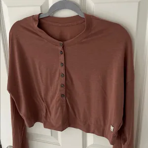 Vuori Cropped Henley Long-Sleeve Top - Rust Brown thumbnail 6