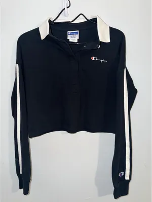 Size X-Small Champion Women's Black Cropped Long Sleeve Logo Sweatshirt. thumbnail 1