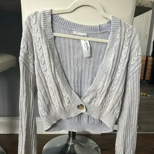 Cable Knit Cropped Sweater - Light blue thumbnail 1