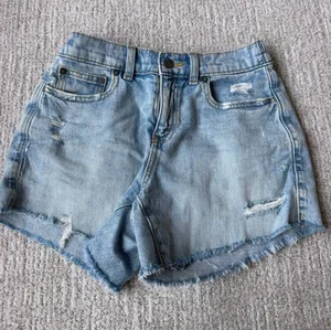 American Eagle Arie Jean shorts thumbnail 1