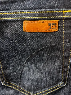 Joe’s Jeans Starlet Slim Mini Bootcut Victoria Wash Dark Denim Jeans thumbnail 10