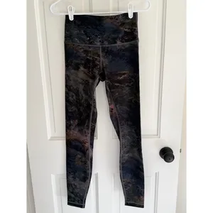 Lululemon‎ Wunder Under Hi-Rise Tight *Full-On Luxtreme 28" Size 4 thumbnail 2