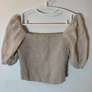 Abercrombie & Fitch Smocked Puff Sleeve Top Size XS Tan Polka Dot‎ thumbnail 2