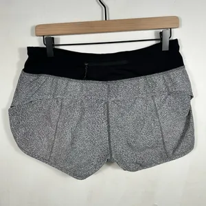 Lululemon Speed Short 2.5” Fractal‎ Alpine White Black Size 6 Running Shorts thumbnail 4