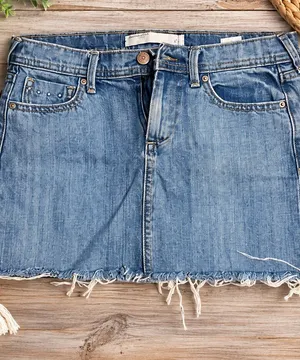 Old Navy Denim Mini Skirt Size 4 (689) thumbnail 1