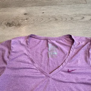 Nike Dri-FIT Womens Purple Striped VNeck Medium‎ M Athletic Cut Training T-Shirt thumbnail 3
