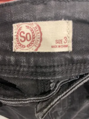 SO Capri Pants Size 3 thumbnail 3