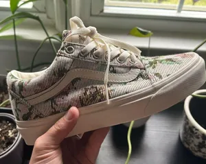 Vans Women’s Sneakers thumbnail 1