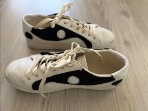 Soludos Ying Yang Patterned Low-Top Sneakers thumbnail 7