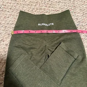Alphalete Amplify Dusty Green Oak Evergreen Legging- Size XS thumbnail 11