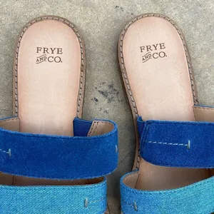 Frye and Co Womens Evie Slip On Sandals Flat Slide 3 Straps Casual Blue Size 6 M thumbnail 3