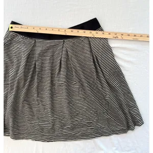 Max Studio Womens Striped Pleated Mini Skirt Black Beige Elastic Waist 4705A14A thumbnail 4