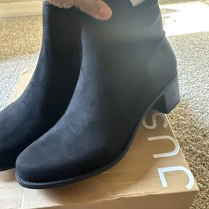 NEW JUSTFAB Black Alexis Ankle Boot Women's Size 9.5 Zip Up‎ thumbnail 4
