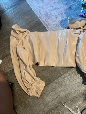 Alice + Olivia Faux Leather Puff-Sleeve Crop Top in Beige thumbnail 4