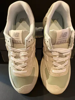 New Balance Women’s 574 size 9 thumbnail 3